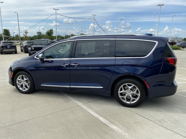 Used 2018 Chrysler Pacifica Limited 4D Passenger Van Jazz Blue ...